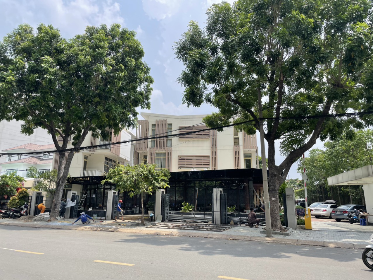 Cần bán nhà Hầm 3 tầng đường Nguyễn Văn Hưởng, Thảo Điền,TP. Thủ Đức , DT 8.2x22.4m, 58 Tỷ