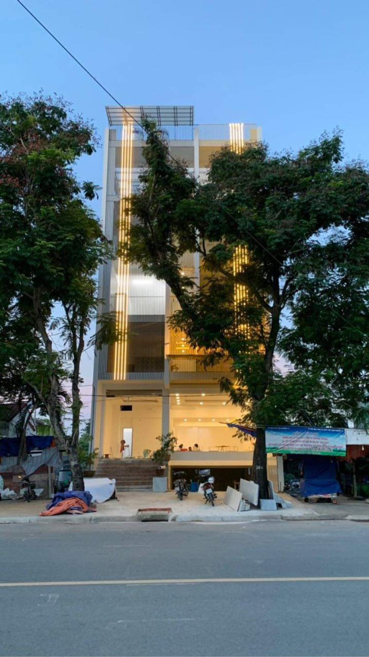 Bán nhà mặt tiền đường Đặng Thùy Trâm, Phường 13, Quận Bình Thạnh. 9x16.13m, CN 143.5m2, hầm, 6 tầng