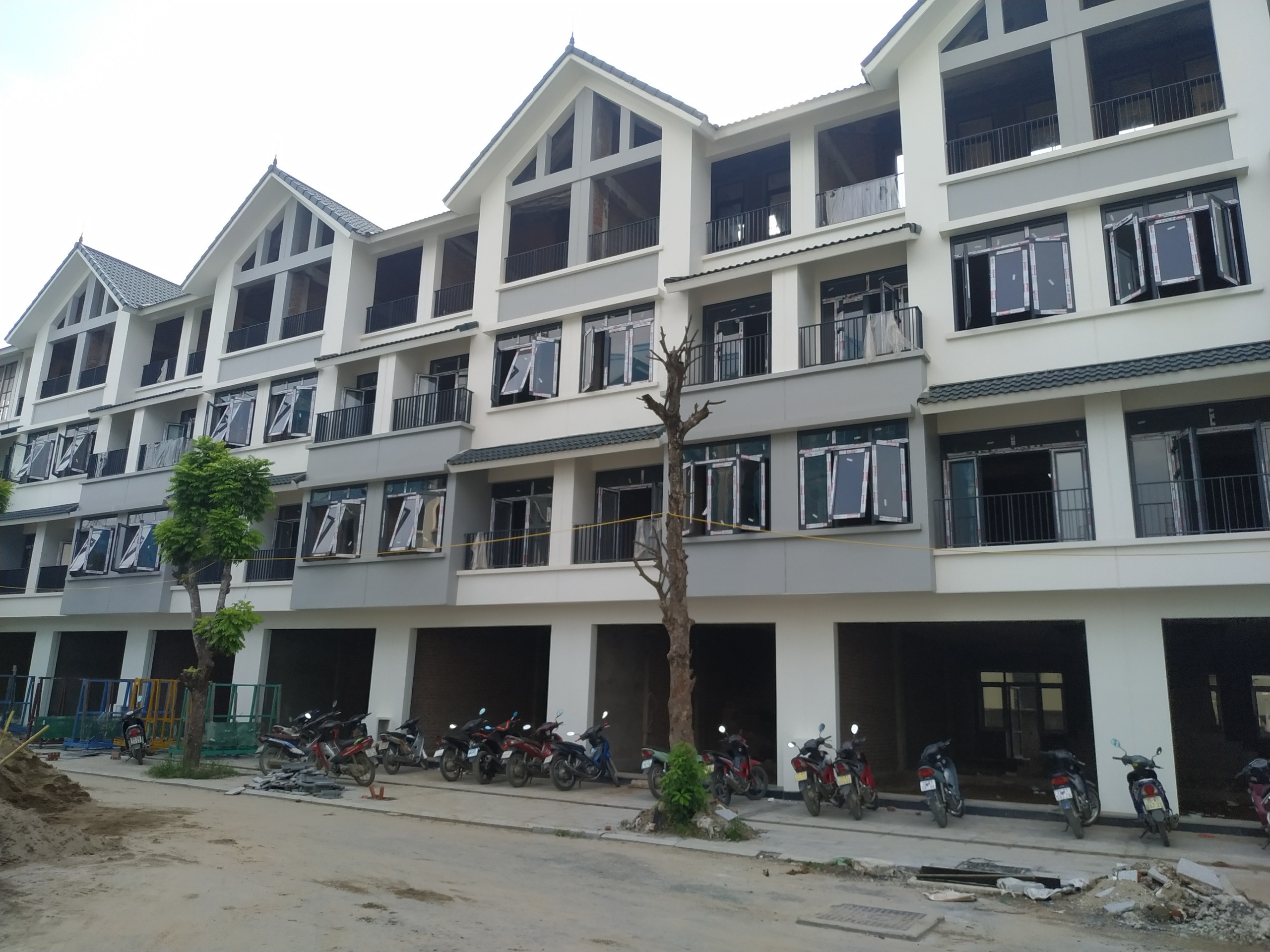 LIỀN KỀ ĐÔNG DƯƠNG, HINODE ROYAL PARK,VIEW VƯỜN HOA, GIÁ CHỈ 8,1 TỶ CẢ XÂY