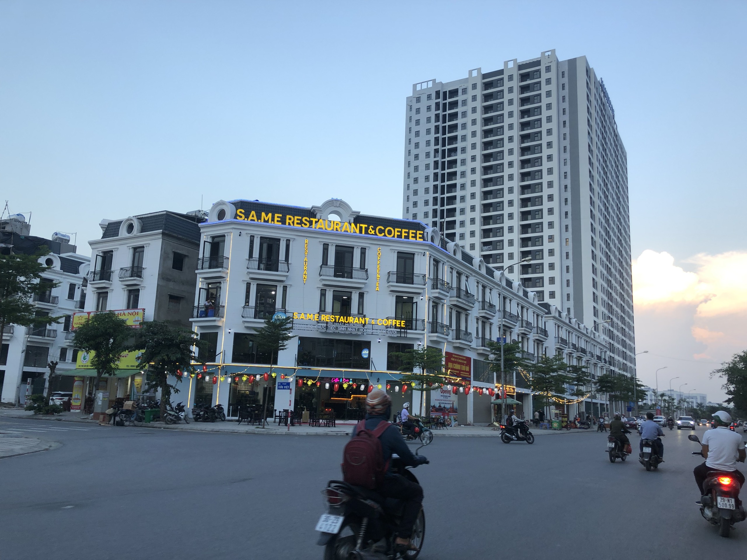 Cần bán gấp căn góc 59m view hồ điều hòa cc Hanhomes Blue Star Trâu Quỳ: