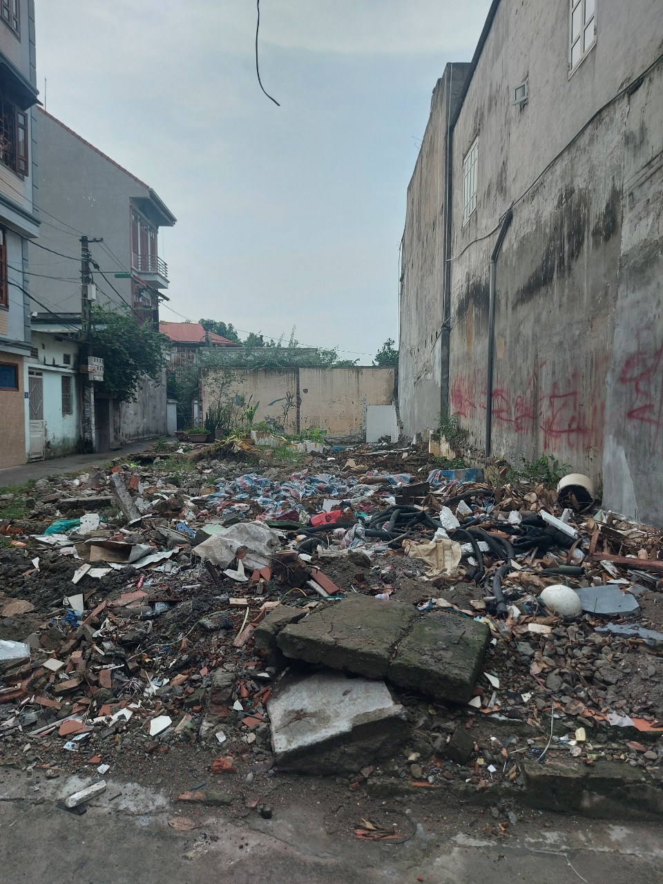 HÓT???. MẢNH ĐẤT VÀNG TRONG LÀNG ĐẦU TƯ.VĂN TIẾN DŨNG, BẮC TỪ LIÊM. ĐẤT 81M2, MT8.3M, GIÁ 6.3TỶ.