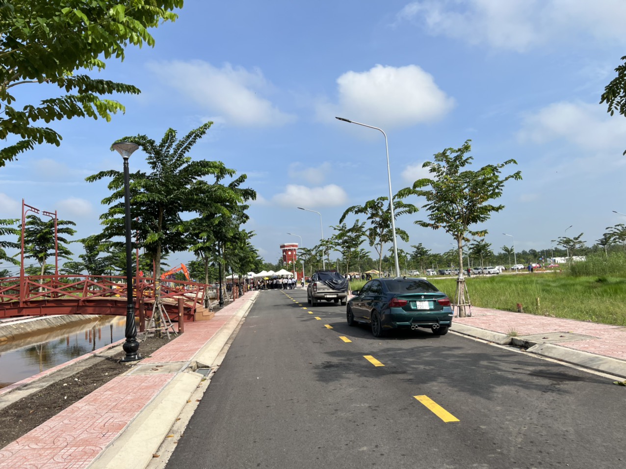 Bán lô đất đẹp vuông vức giá đầu tư tại huyện Đức Hòa, tỉnh Long An.* Vị trí ngay mặt tiền đường quốc lộ, huyện Đức