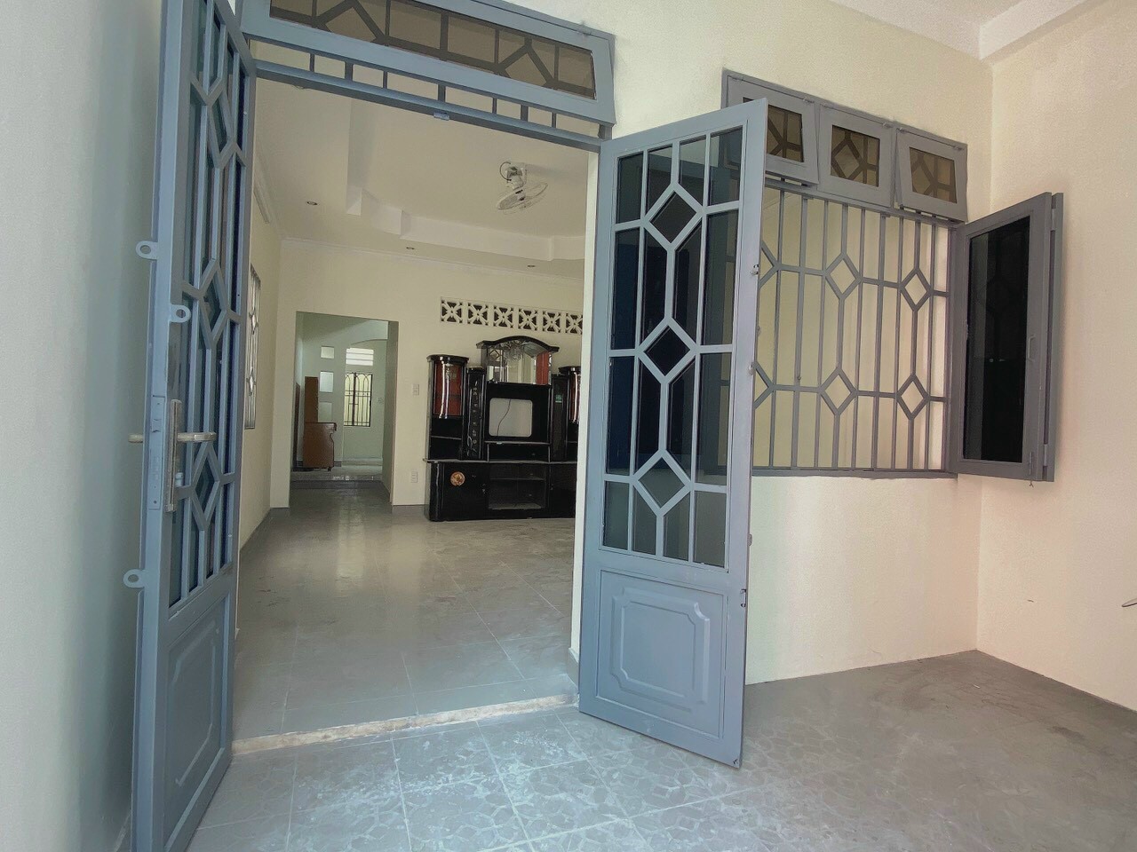 Bán nhà đường số 27,p6, Gò Vấp.cách chợ An Nhơn 200m.4.3x16.nở hậu, 2 tầng , 3pn.