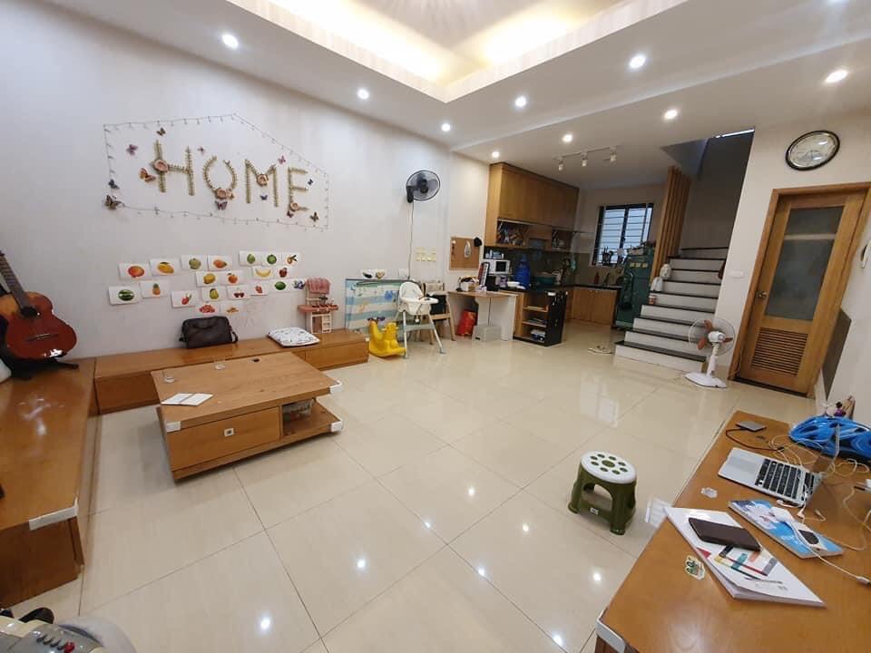 Gia đình cần Bán nhà 4 Tầng+ nội thất để chuyển công tác vào nam