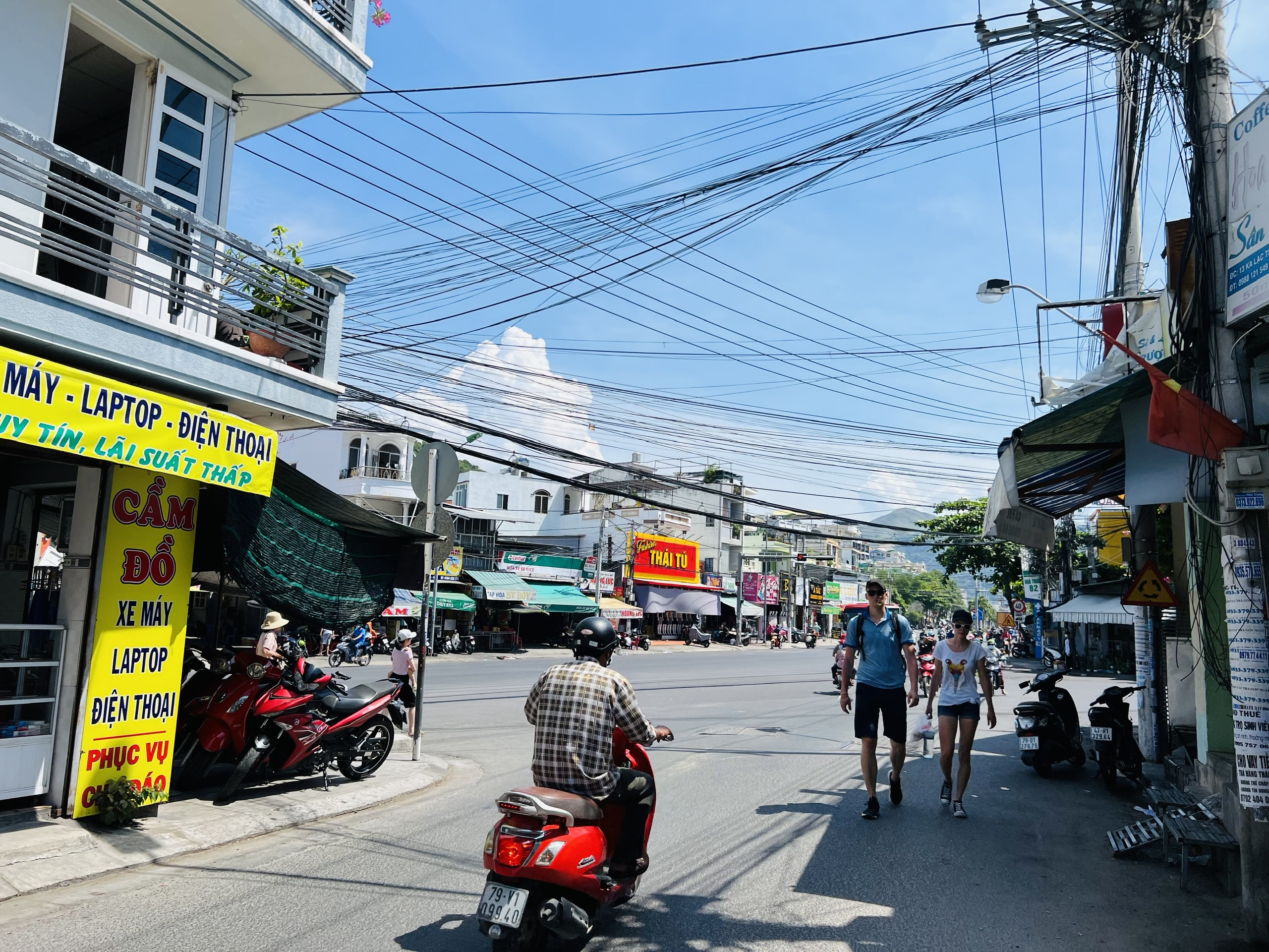 Giá sập sàn nhà đất 2 mặt tiền Lạc Thiện ngay ngã tư với Nguyễn Đình Chiểu.