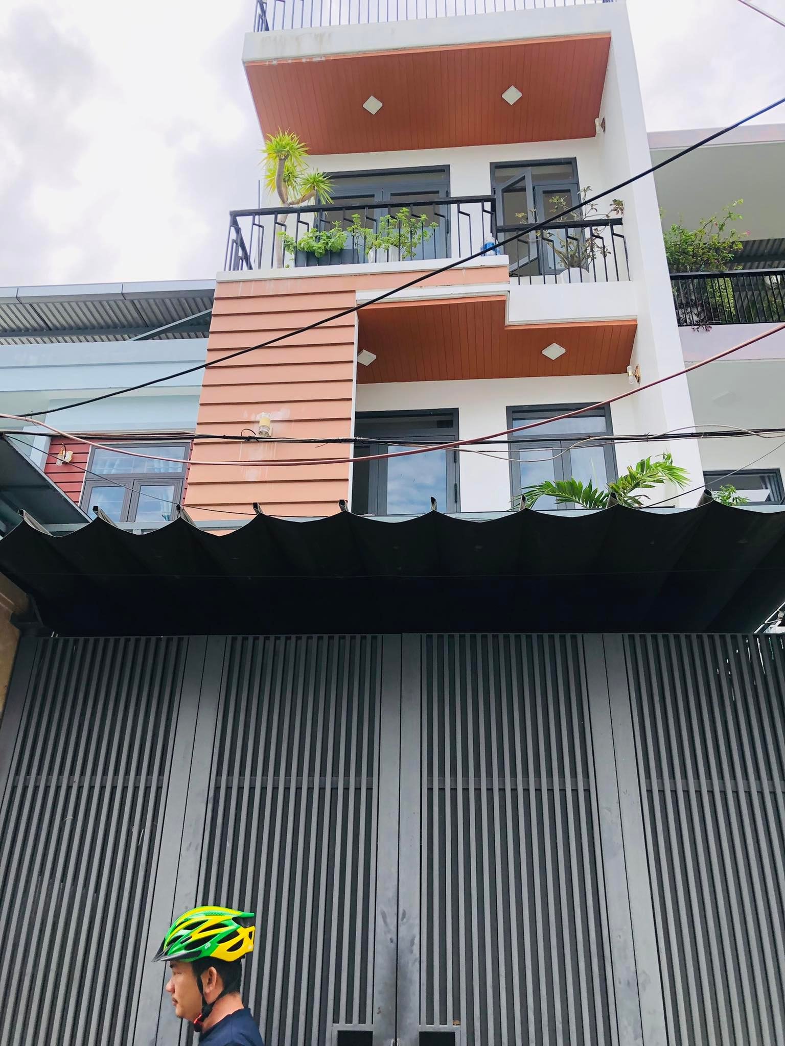 Bán nhà Đà Nẵng kiệt Ô tô Hà Huy Tập, 3 tầng, 72m2, còn mới đẹp, 4.xx tỷ nhỏ