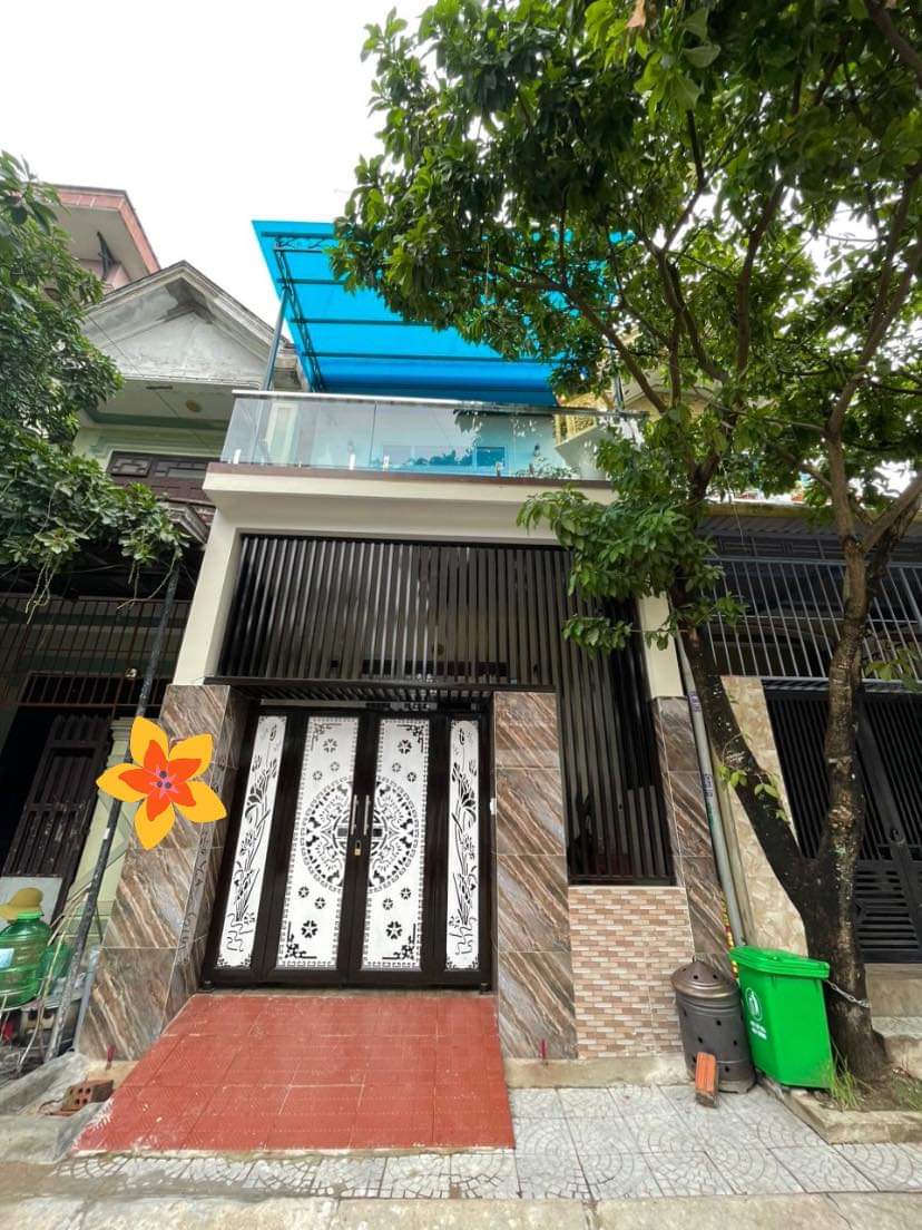 BÁN NHÀ 2 TẦNG THIẾT KẾ HIỆN ĐẠI, MT TRẦN PHÚ - TRUNG TÂM TP ĐÔNG HÀ.