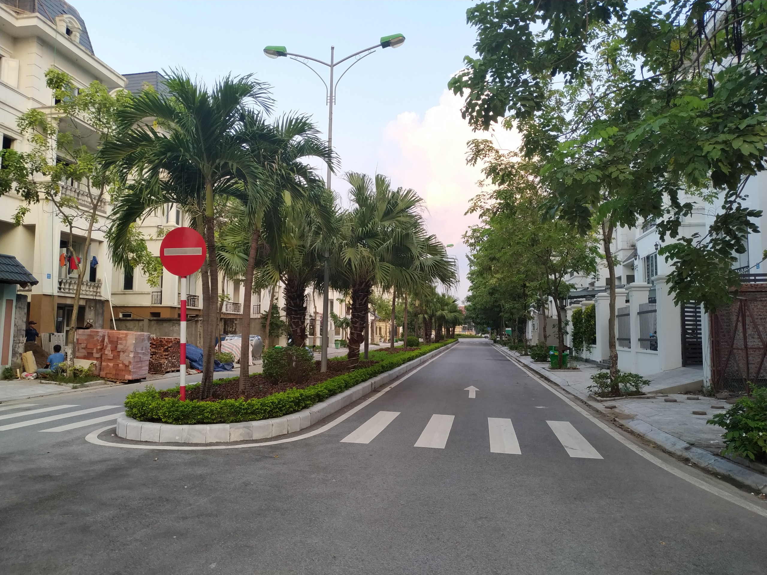 BÁN CĂN BIỆT THỰ LIDECO, 222m, cho thuê 35tr/tháng, giá chỉ 2X tỷ