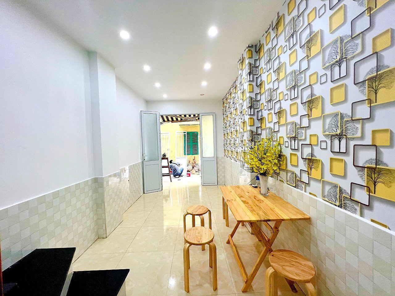 Bán nhà mới 2 tầng, công năng đủ, ngõ 166 Chùa Hàng, Lê Chân. 20m2 bìa đỏ. Ngõ trước nhà 3m.