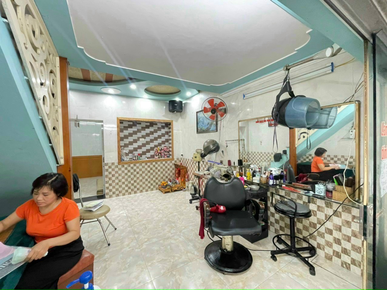 Nhà 2 tầng gần chợ An Dương, đang kinh doanh tốt, xe tải đỗ cửaDT 37m2 Giá chỉ 880 triệu