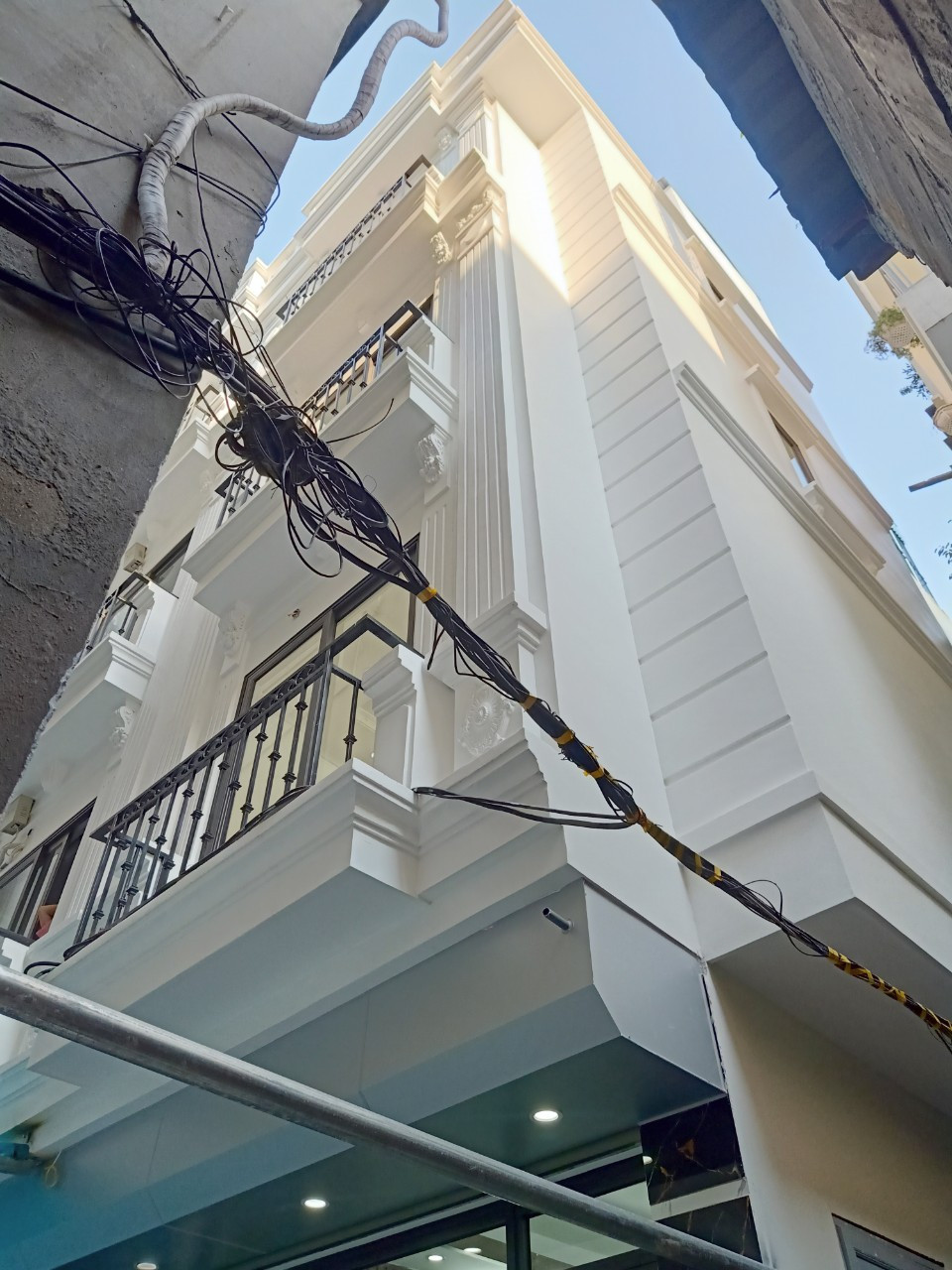 NHÀ MỚI LÔ GÓC NGÕ 279 TRẦN KHÁT CHÂN HAI BÀ TRƯNG, DT 30M 5 TẦNG MT 3,8M, CHỦ ĐANG CẦN BÁN ÉP GIÁ ÉP