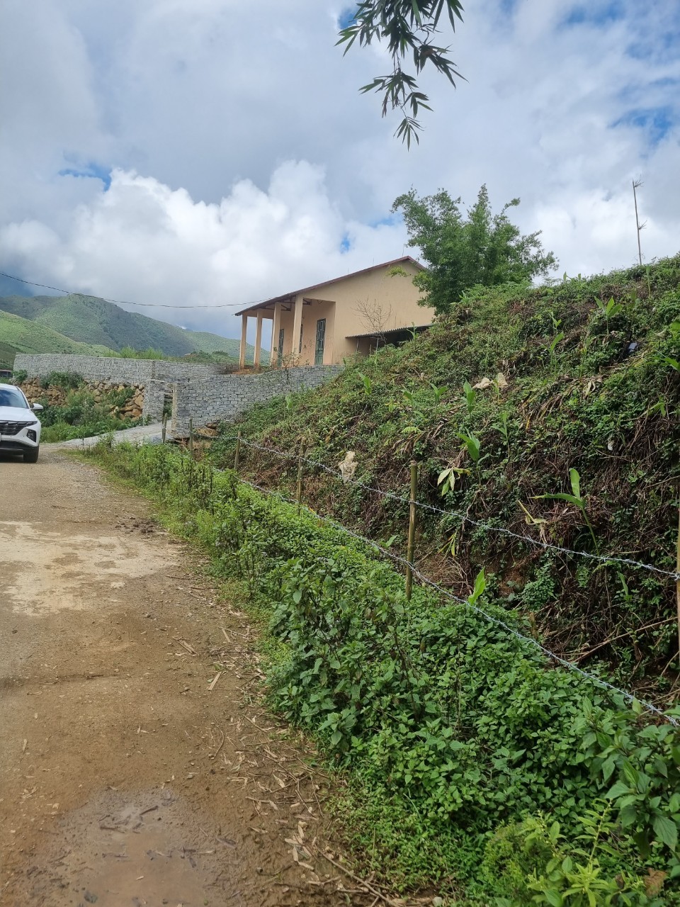 Đất nền ven trung tâm SaPa giá rẻ, biên độ lợi nhuận cao. bán nhanh Mảnh đất có diện tích khoảng 1300m2 thuộc thôn Cửa