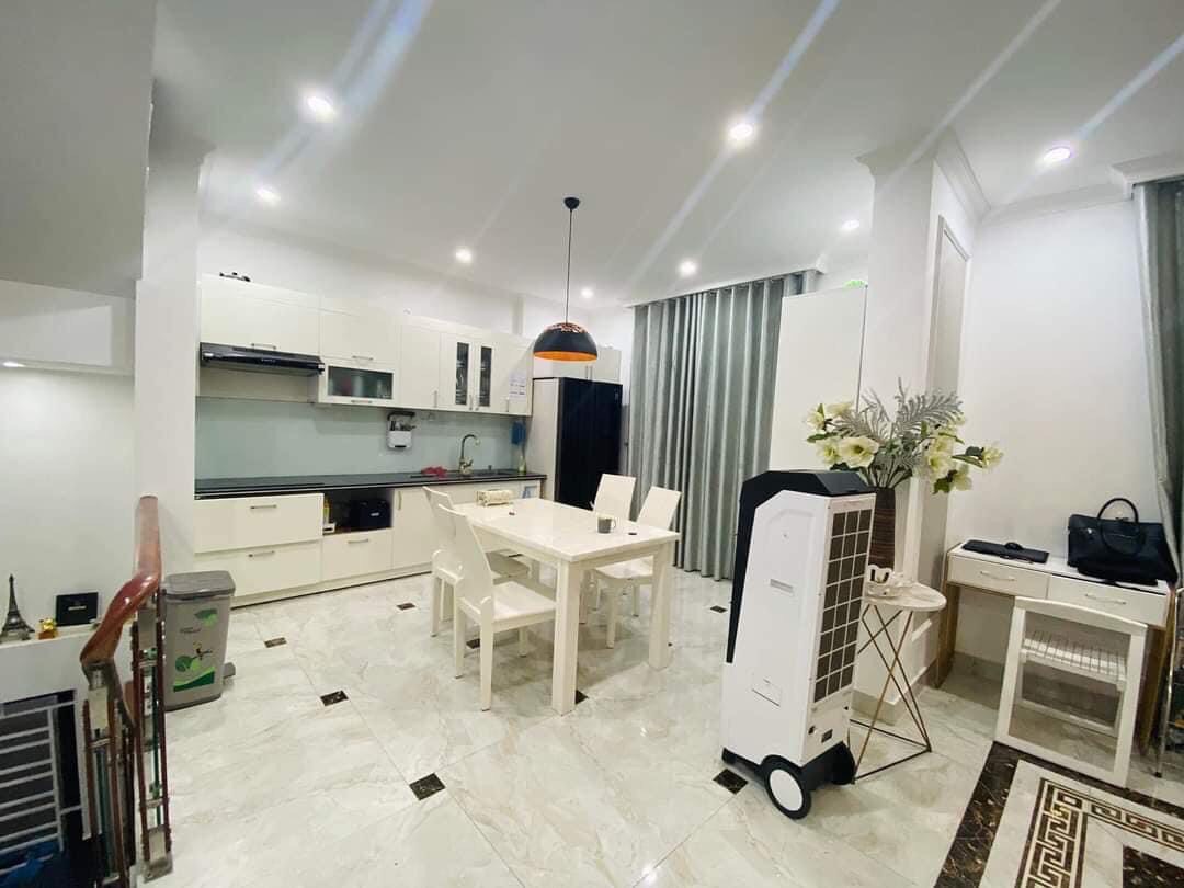 BÁN NHÀ 4 TẦNG LÔ GÓC HIỆN ĐẠI TẠI TRUNG TÂM PHỐ LẠCH TRAY.NHÀ MẶT NGÕ PHỤ,Ô TÔ NHỎ HOẶC XE TẢI CHUYỂN ĐỒ VÀO CỬA NHÀ.