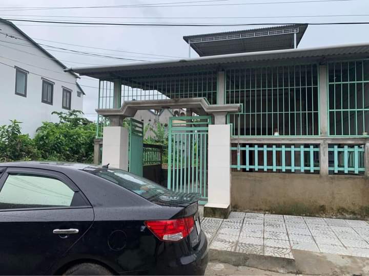 BÁN NHÀ MT ĐƯỜNG BÀ TRIỆU, VIEW SÔNG HIẾU TP ĐONG HÀ, DT: 10X20m, GIÁ 2,5 TỶ