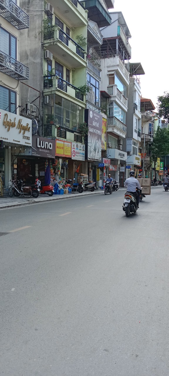 Bán Nhà Riêng Tại Quận Ba Đình, Nhà Mặt Phố, Kinh Doanh Đỉnh, DT 60m, 6 Tầng ,23 tỷ .