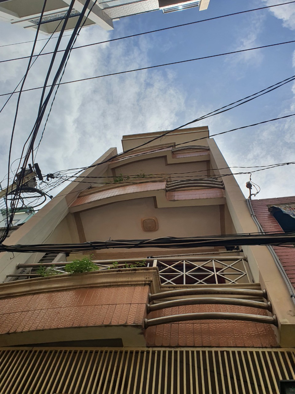 nhà trung tâm sài gòn . chợ bàn cờ q3