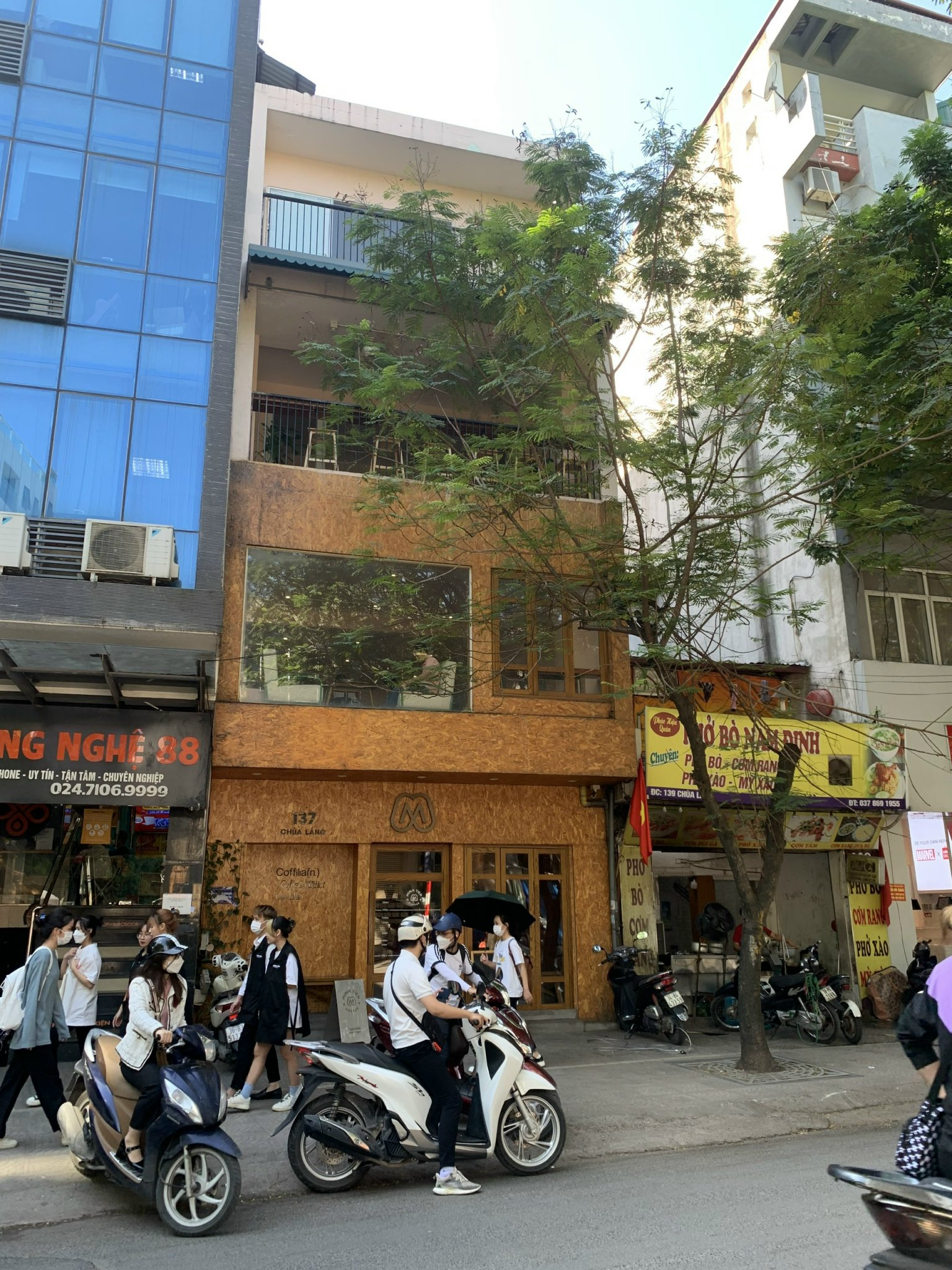 Cho thuê nhà mặt phố Chùa Láng - HV Ngoại Giao 300m2