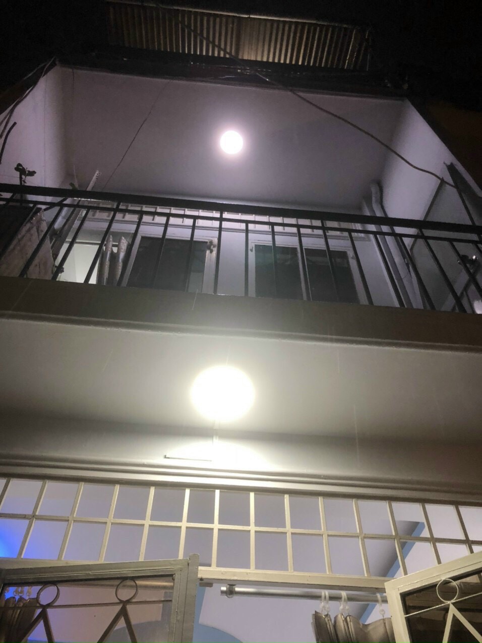 Phương 3 , Gò Vấp , 3 Tầng , Hẻm thông thương , Gần sân bay 3phut , Gần CV Gia định.2tyx