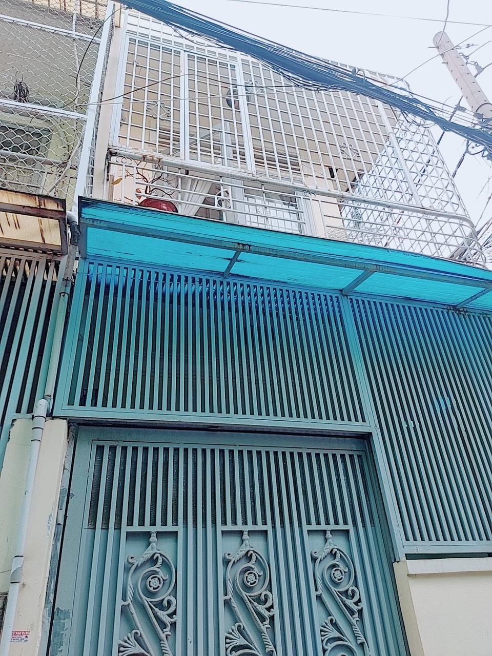 2 Tầng Đúc , Xe Hơi Đỗ Cửa thông thương , 2PN , 2 Mặt tền , Thống Nhất , Gò Vấp ,2tyxx.