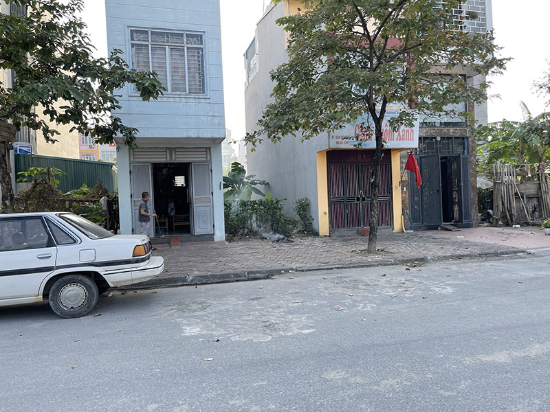 Cần bán 35m2 đất tái định cư Trâu Quỳ. Nằm trên mặt đường gom 22m