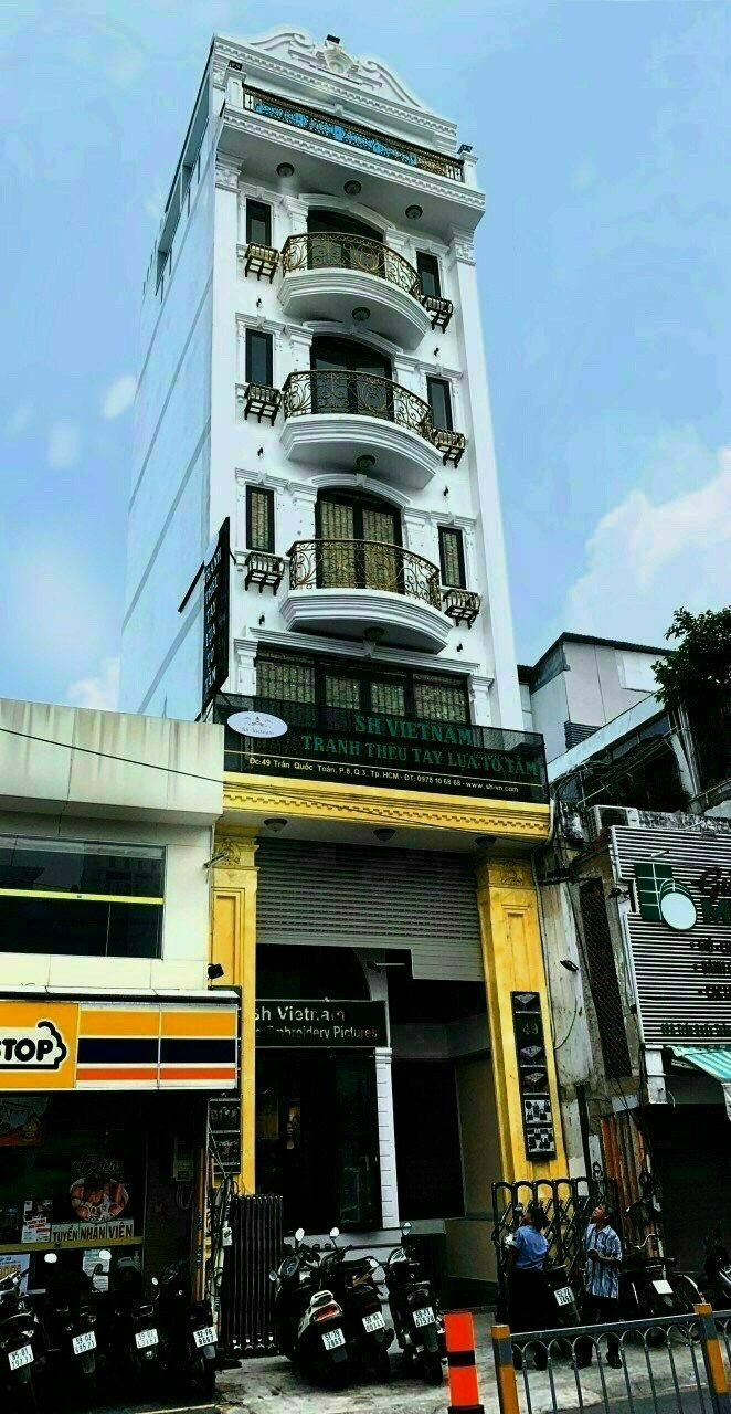 Bán toà nhà mặt tiền đường Trần Quốc Toản, phường 8, Quận 3. Ngang 5.5m, hầm, 6 lầu