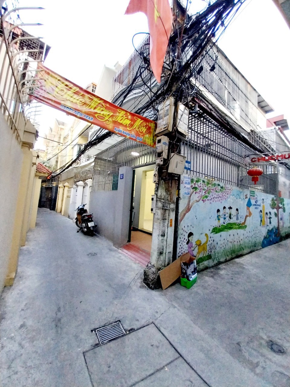 VÔ ĐỊCH TRONG TẦM GIÁ VÀ ĐỊA THẾ NHÀ MẶT NGÕ LÔ GÓC CHỢ CỘT ĐÈN THÔNG TÔ HIỆU VÀ DƯ HÀNG VỚI DIỆN TÍCH 62M X 2,5