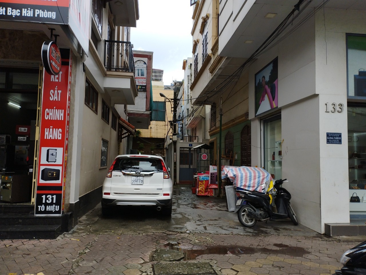 Hàng thơm:Chính chủ bán nhà Tô Hiệu 4 tầng dân xây tường 20 chỉ sau nhà mặt đường Ô Tô đỗ cách nhà 10 bước chân để