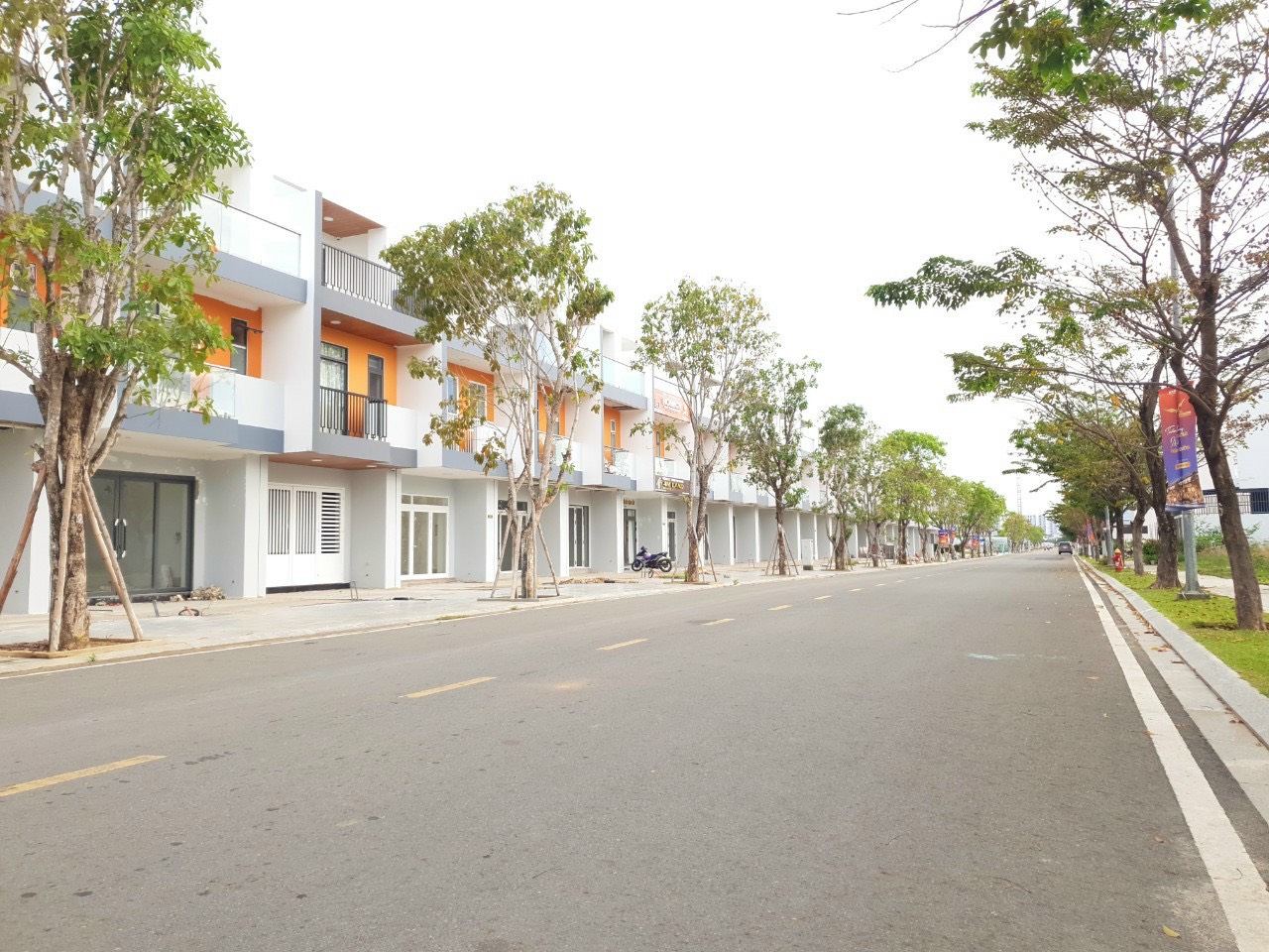 Shophouse The Capella Nha Trang (Gói 8 Mỹ Gia) vừa ở vừa kinh doanh, trục 18m nằm giữa Gói 7 và Gói 8, thông Võ Nguyên