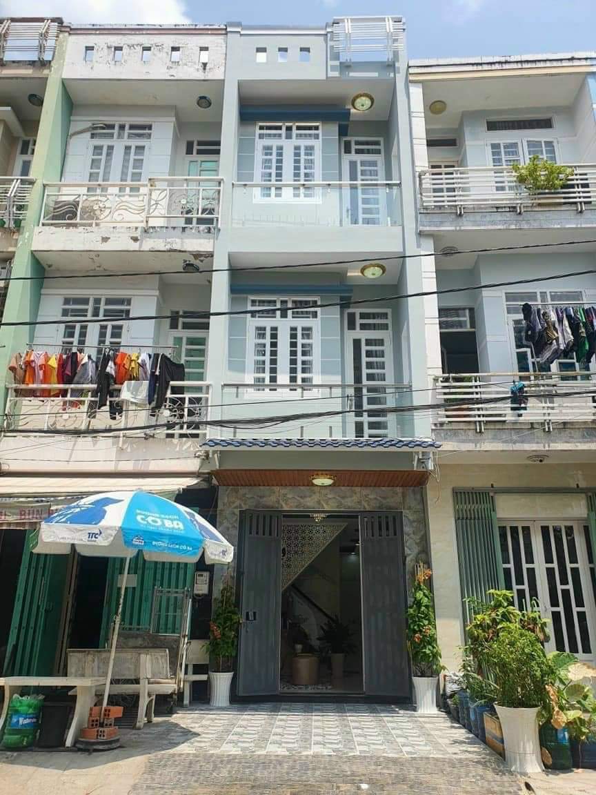 XE HƠI ĐẬU TRƯỚC NHÀ - 3 TẦNG - NHÀ MỚI Ở NGAY CHỈ GẦN 3 TỶ