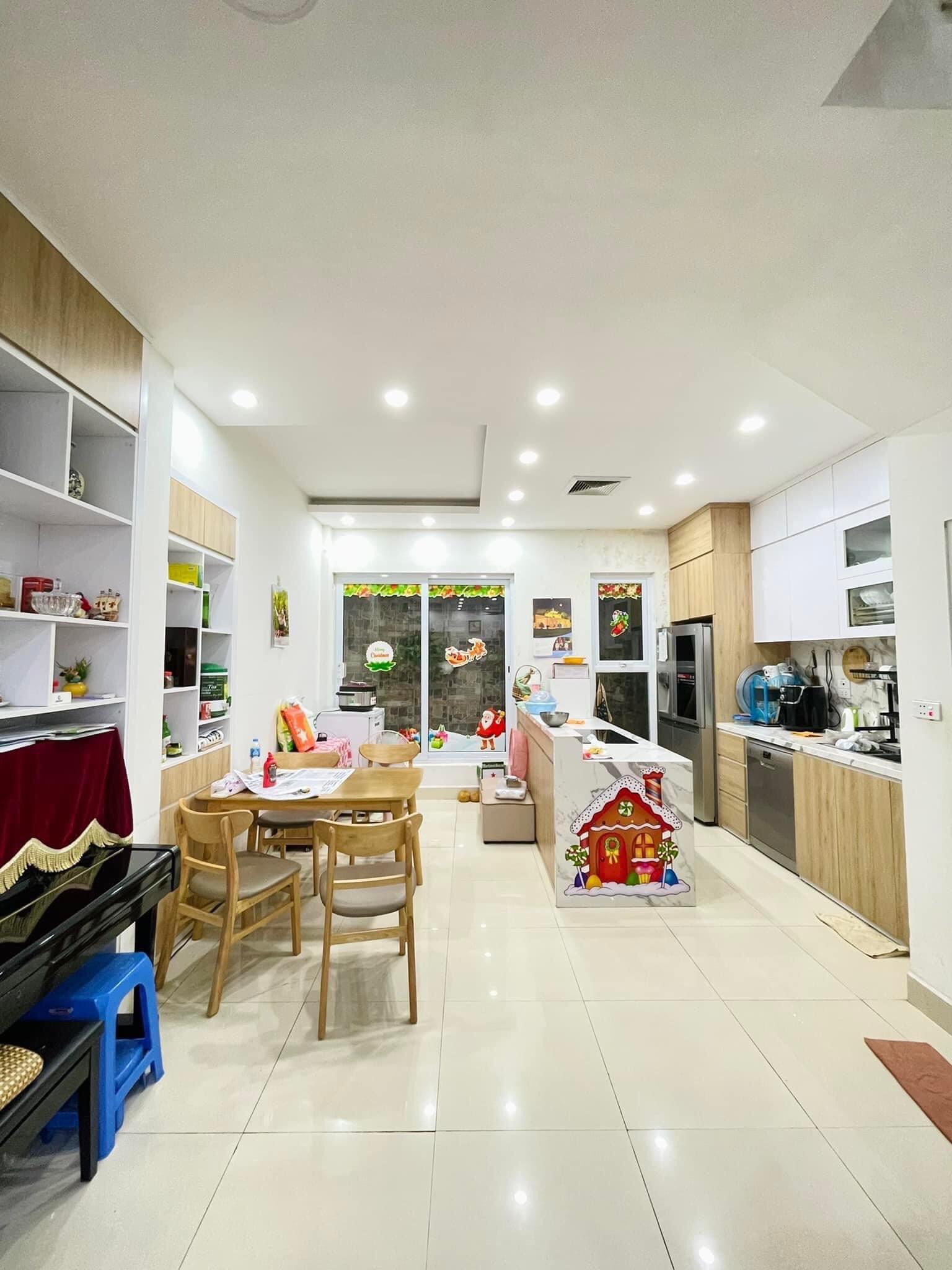 BÁN NHÀ NGÕ 162 ĐỘI CẤN, NHÀ ĐẸP CHỦ TỰ XÂY, 51M*5T, MT 4,8M, KHU AN SNH TỐT, GIÁ 6,48 TỶ