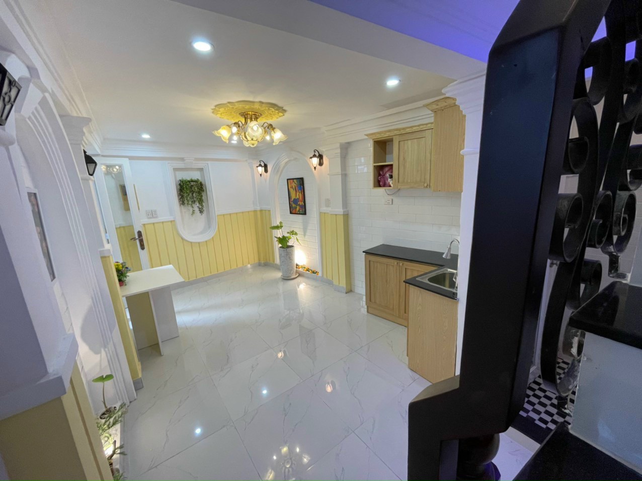 kẹt tiền gâp bán 3 tầng BTCT , SHR , 3pn , 3wc , Gần Sân bay Tân Sơn Nhất , P3 , Gò Vấp