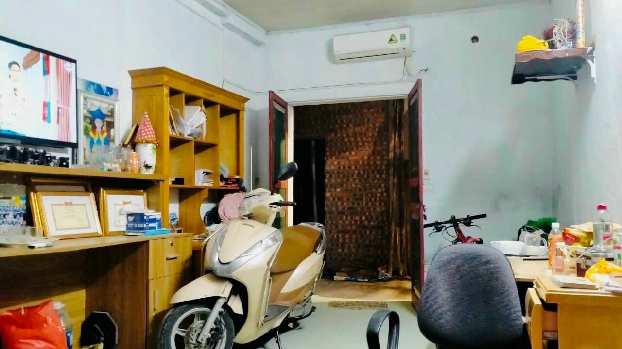 Chính chủ cần bán gấp 30m2 đất thổ cư hai mặt thoáng tặng nhà cấp 4 tại Kim Quan, Việt Hưng