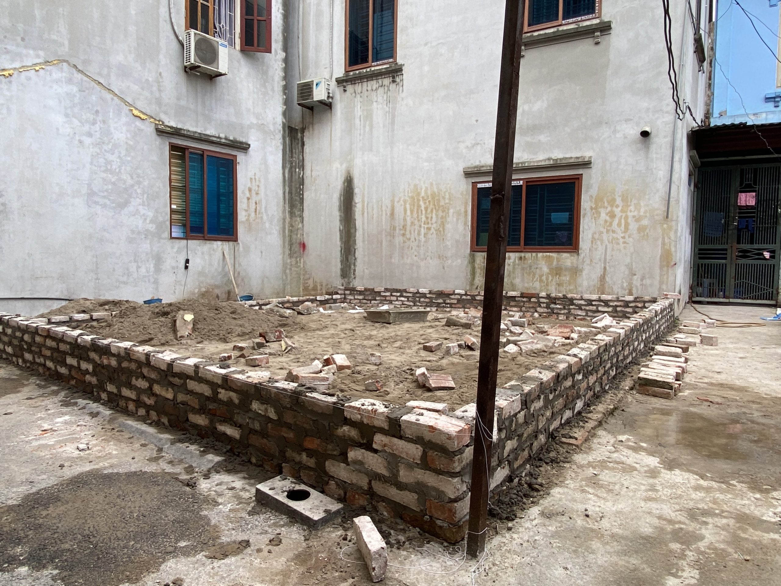 Cần sang tên gấp lô góc hai mặt thoáng nằm tại trung tâm tổ 15 phường Phúc Lợi, Long Biên