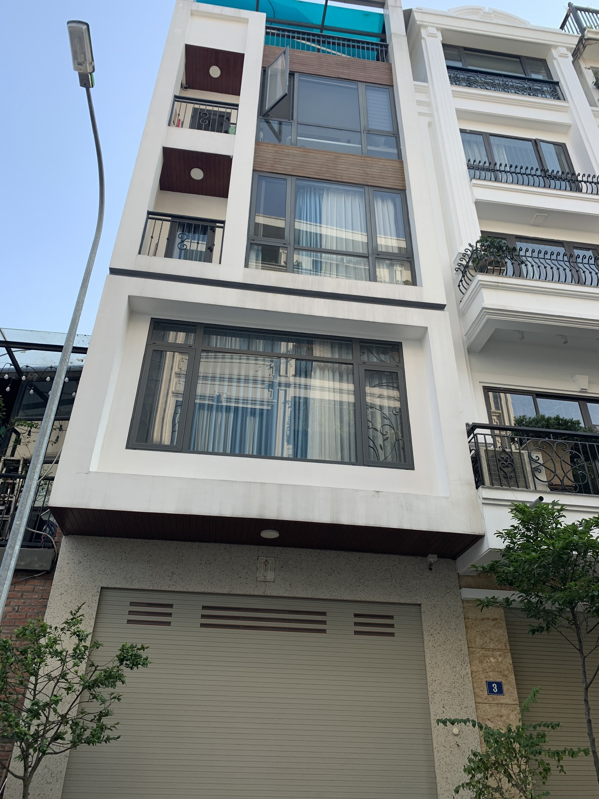 Bán nhà đẹp Nguyễn Văn Cừ 60m2, ô tô tránh, gara, thang máy, kinh doanh, gần phố 14 tỷ (Th.Lượng )