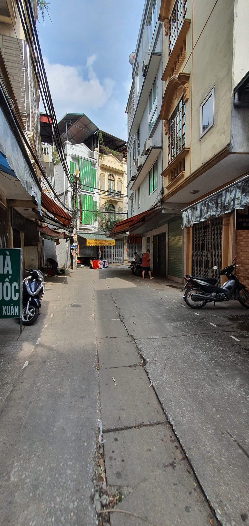 Bán gấp nhà Bạch Mai ,Trần Khát Trân 2,59 tỷ ,dt 45m,lô góc,3t, sổ riêng CC,dt rộng, nhà Chủ tự xây,