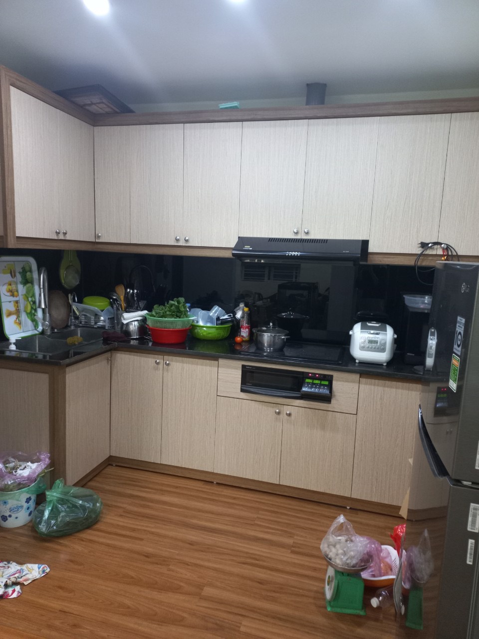 Chung cư Bắc Sơn, Kiến An, Hải Phòng; căn góc 2pn tầng 5; full nội thất; HĐ mua bán với cđt. Giá 630triệu có gia lộc.