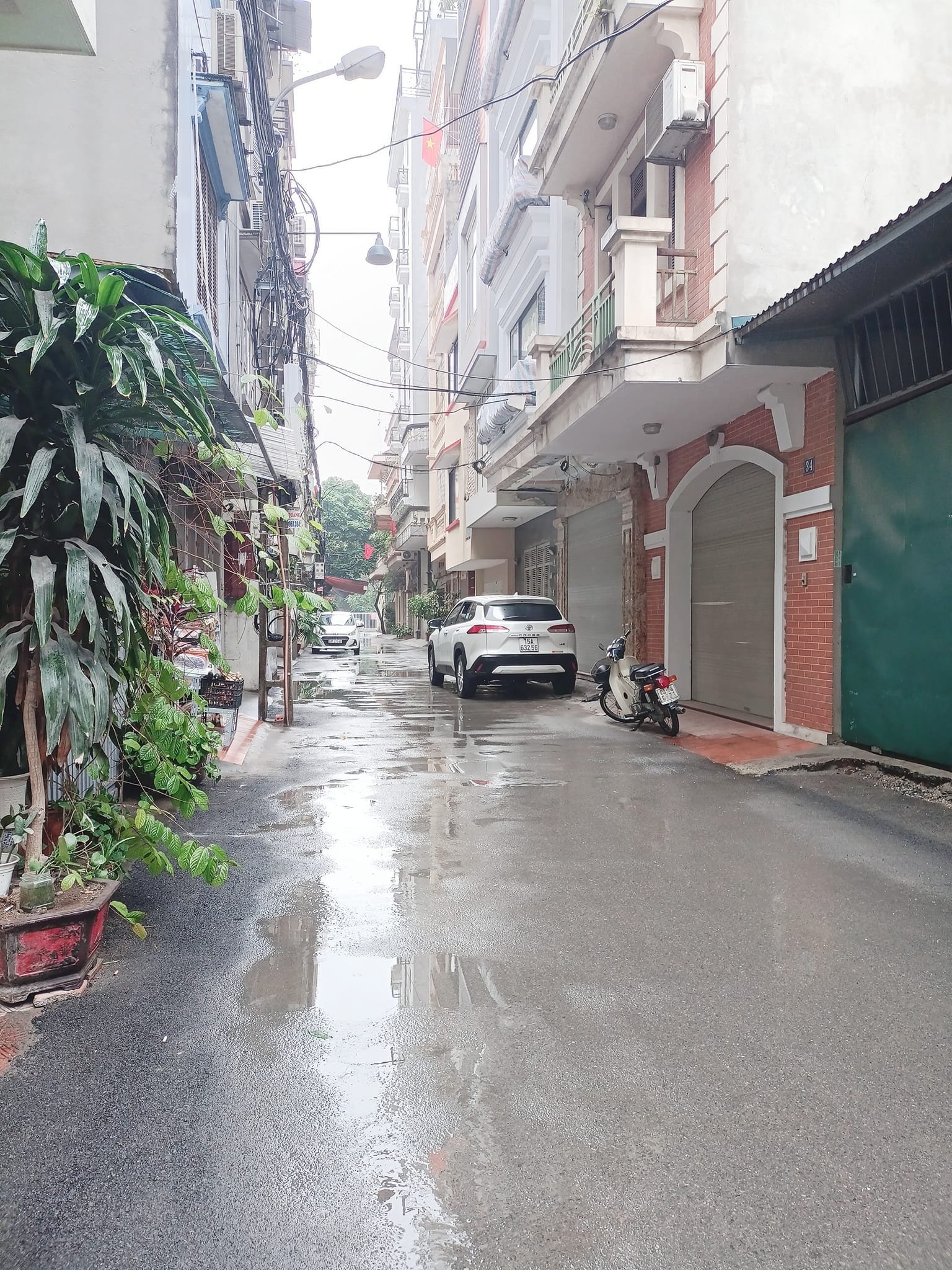 Bán nhà 106 Đ.Hoàng Quốc Việt.6 Tầng +Thang máy.Đường Oto tráng