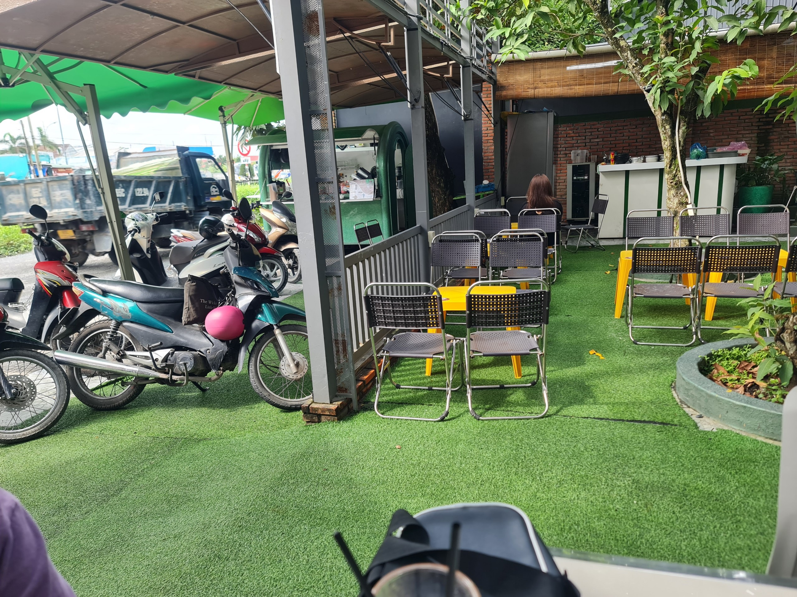 Bán nhà đất và quán cafe cách đại học Tây Đô 200m