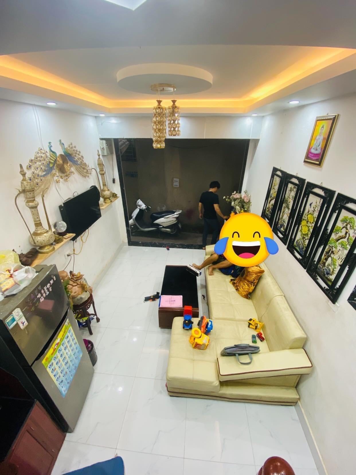 BÁN NHÀ 4 TẦNG NGÕ 285 ĐỘI CẤN, NHÀ ĐẸP GIÁ RẺ, 18M, MT 3,5M, GIÁ 2,4 TỶ