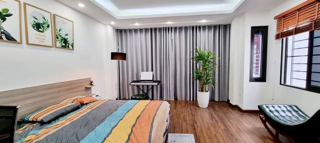 Siêu phẩm! nhà Tô Hiệu, 35.5m² x 4.5 tầng, ngõ ba gác, 20m ô tô dừng đỗ, gần chợ. Giá bán: Nhỉnh 4 tỷ.
