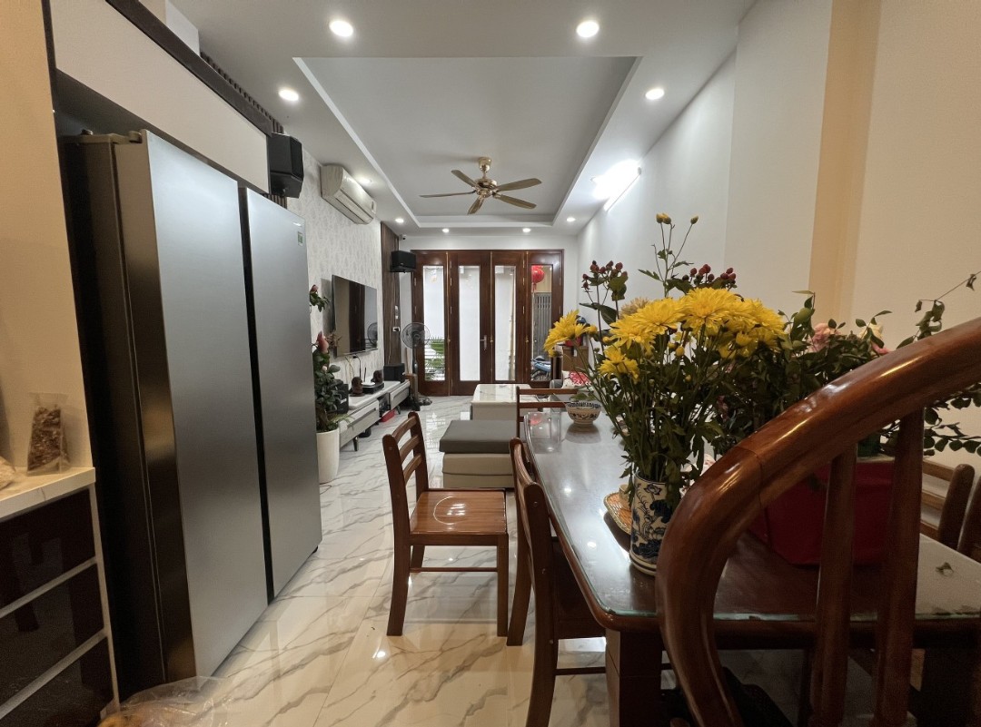 Chính chủ bán nhà Yên Xá, 34m x 5T, 2 thoáng, ngõ ba gác, tặng nội thất. Giá tốt 3.1 tỷ