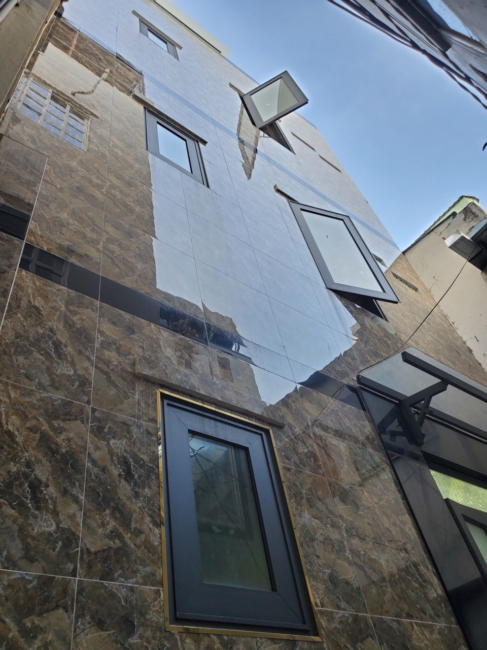 Bán Nhà HXH 1 Trục Cách Mạng Tháng 8-35 m2 Ngang 5 m-4 Tầng Siêu Đẹp-Nhỉnh 5 tỷ