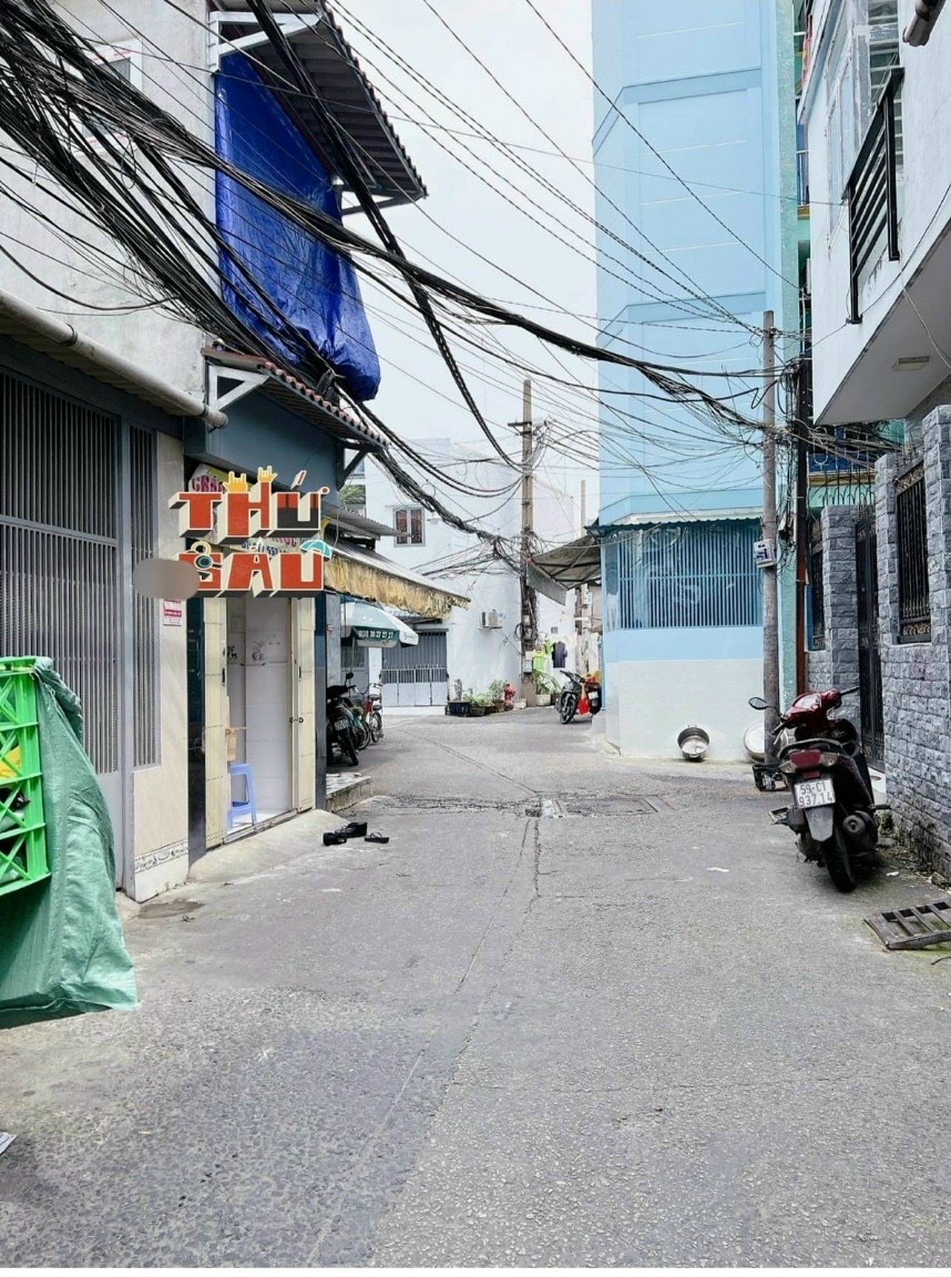 BÁN NHÀ MẶT TIỀN HẺM 5M GIÁ 1 TỶ 85.️ Ô TÔ ĐỖ CỬA - DÂN CƯ HIỆN HỮU- ĐOÀN VĂN BƠ -GIÁ CHỈ 1.85 tỷ