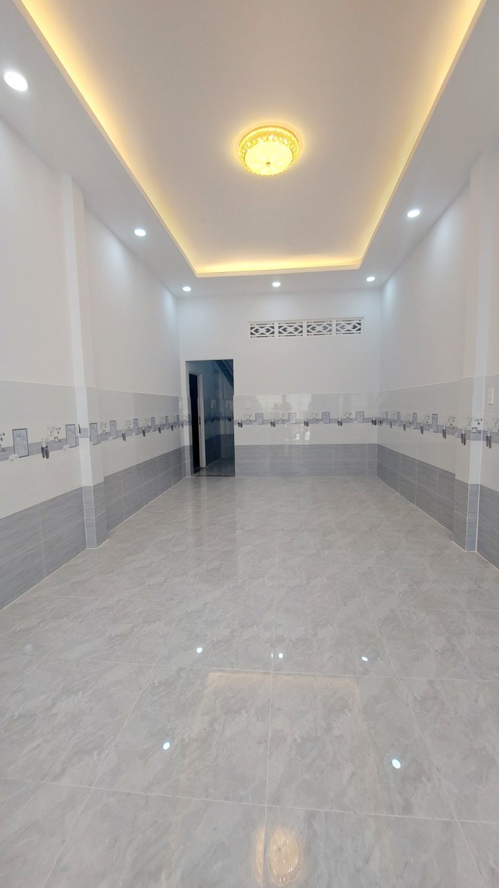 Bán Nhà HXH Lạc Long Quân Tân Bình 60m2 Nở Hậu Mới Đẹp Chỉ Nhỉnh 5 Tỷ