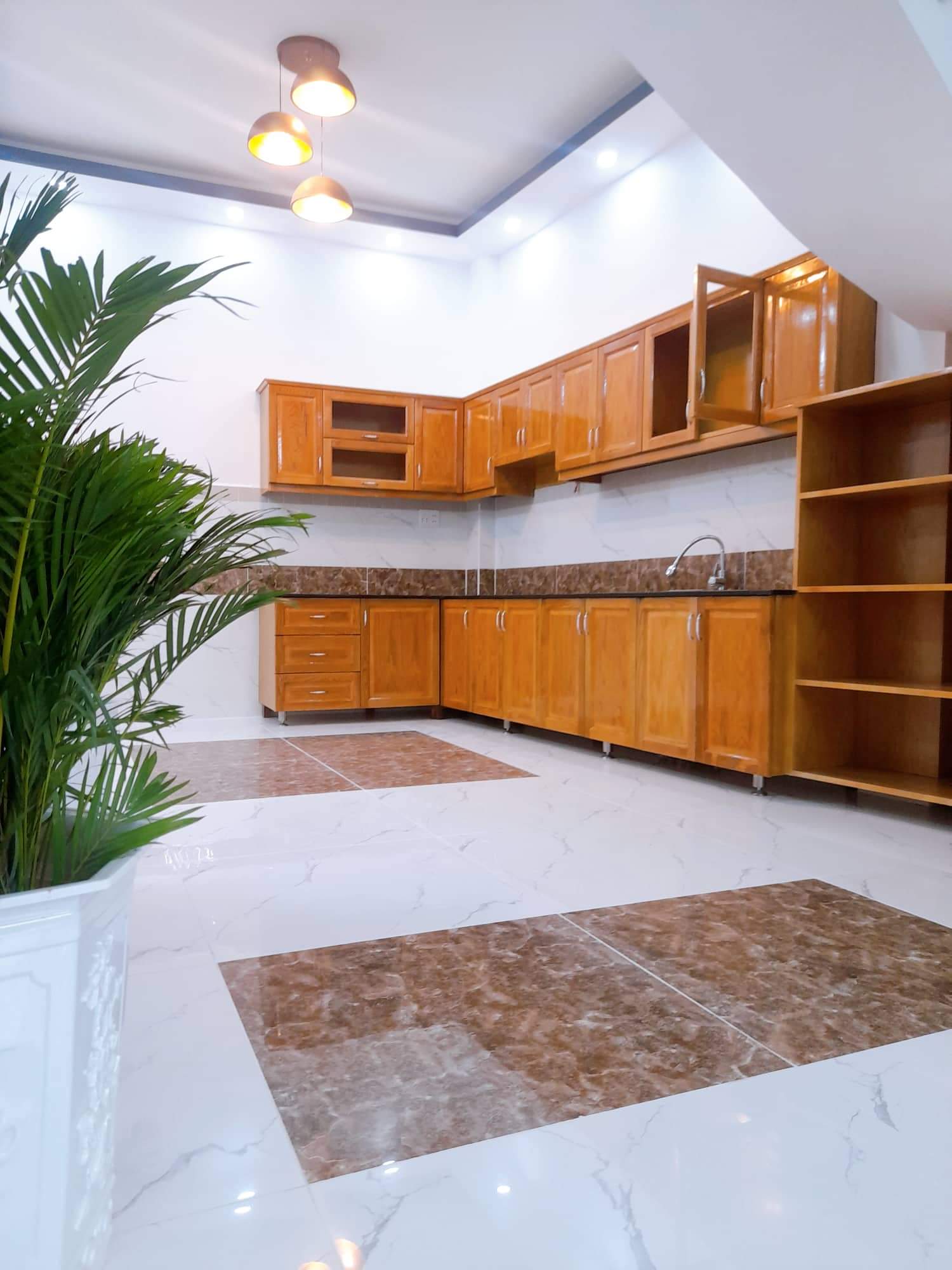 Ngộp Bank Bán Gấp Nhà P.5 Phú Nhuận - 58m2 - 5 Tầng - Thang Máy - OTO Ngủ Trong - Giá Ngon