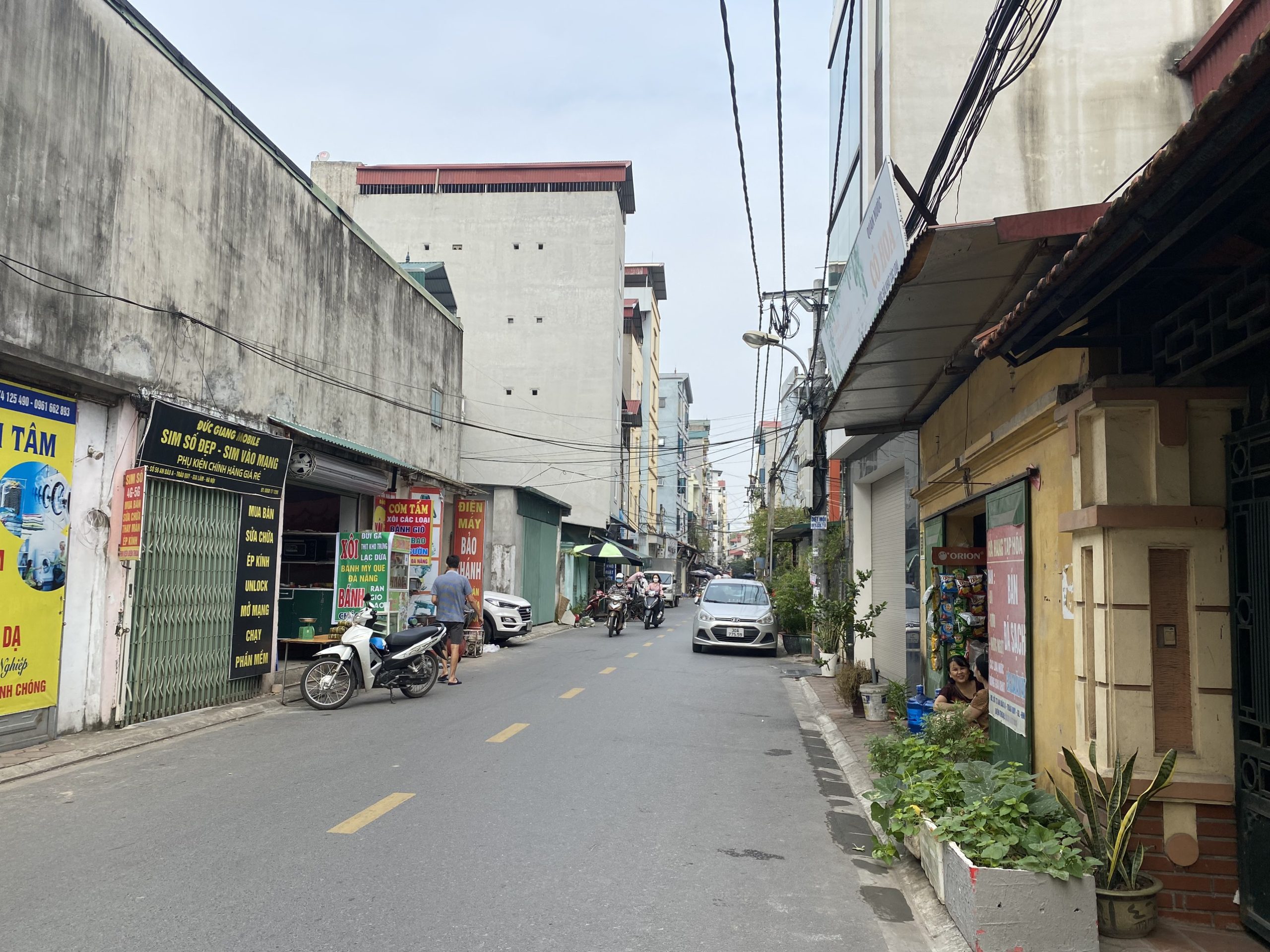 Chính chủ bán gấp căn nhà 3 tầng hai mặt thoáng phố kinh doanh Cửu Việt thị trấn Trâu Qùy