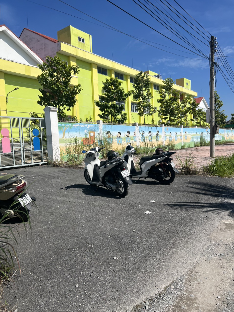 HOT HOT!!!KẸT TIỀN CẦN BÁN GẤP ĐẤT VƯỜN ĐỐI DIỆN TRƯỜNG HỌC TẠI XÃ AN SƠN