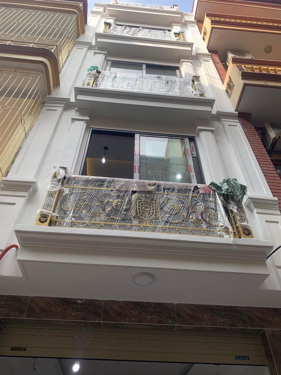 Bán siêu phẩm 5 tầng kiên cố long lanh như khách sạn 5 sao phố Phạm Văn Đồng TP Hà Nội