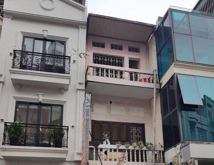 BÁN NHÀ MẶT PHỐ ĐỐC NGỮ, 48M* 3 TẦNG, VỊ TRÍ ĐẸP, GIÁ 9,2 TỶ