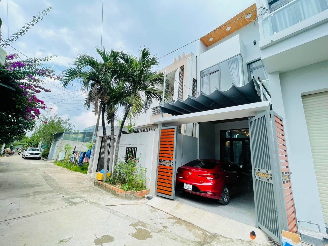 Cần bán gấp nhà lầu sổ riêng thổ cư, Biên Hoà, Đồng Nai